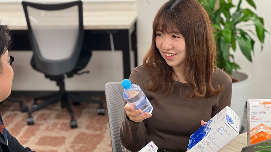 マーケティング部 青木さん